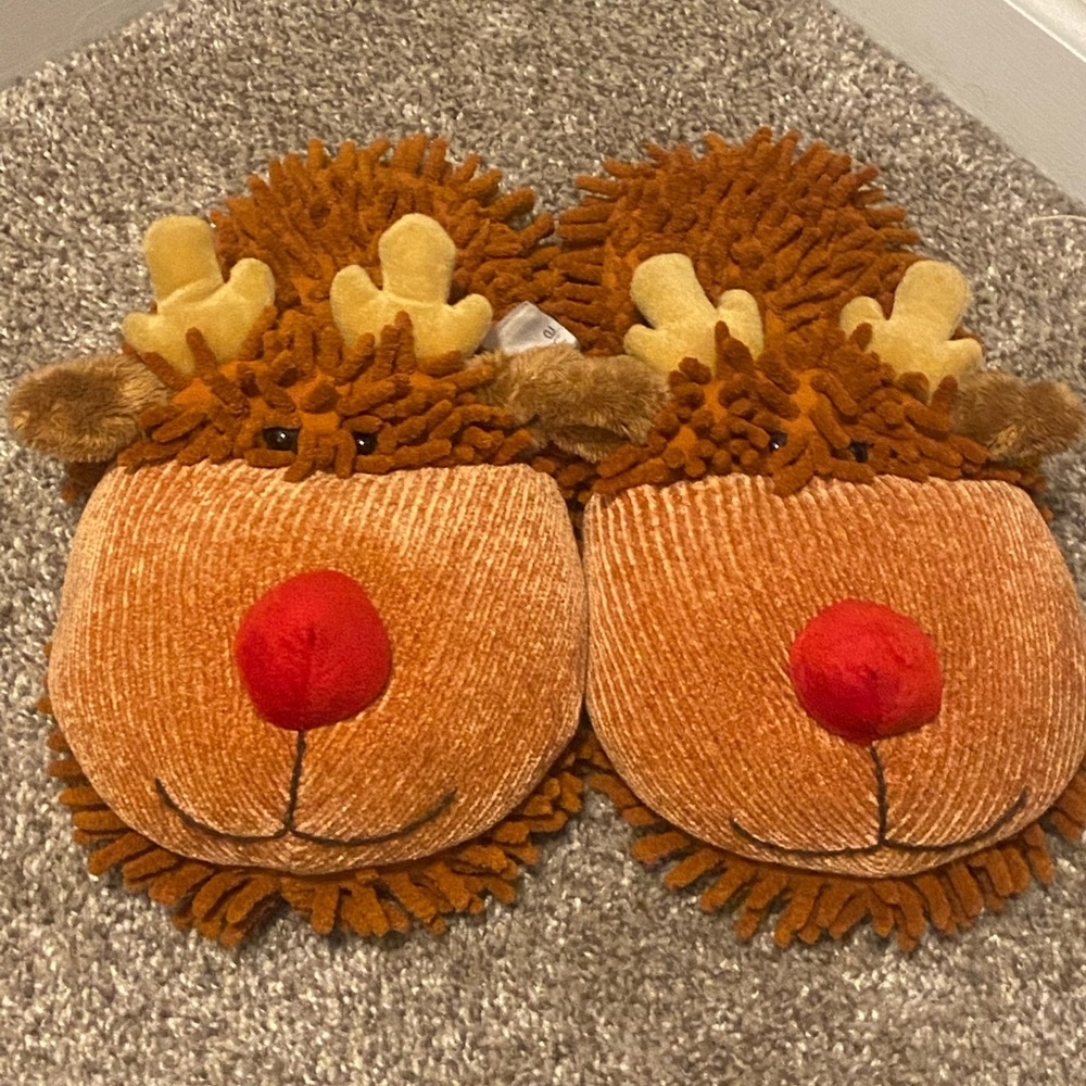 Aroma Home Reindeer Slippers!